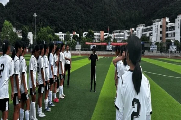 亚洲杯预选赛越南对马来西亚阮光海与塞尔索中场对决谁能掌控节奏